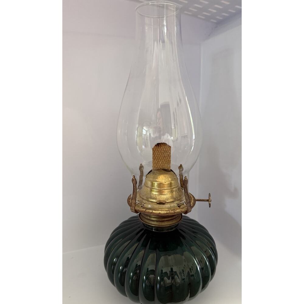 VINTAGE LAMPLIGHT FARMS #330 OIL LAMP GREEN RIB Pumpkin BASE 12”